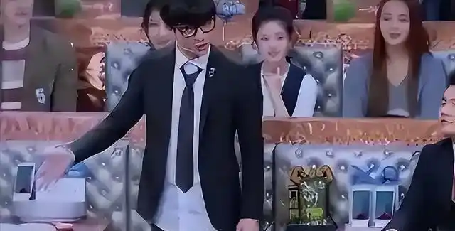 娱乐圈潜规则爆料_为什么最近的明星都扒出黑料,_娱乐圈性骚扰争议